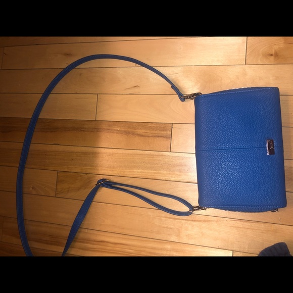 Handbags - Jewel By Thirty One Convertible Crossbody Blue. Handbags - Jewel By Thirty One Convertible Crossbody Blue.